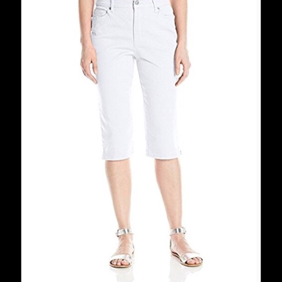 Gloria Vanderbilt Denim - GLORIA Vanderbilt Capri jean pants size 12